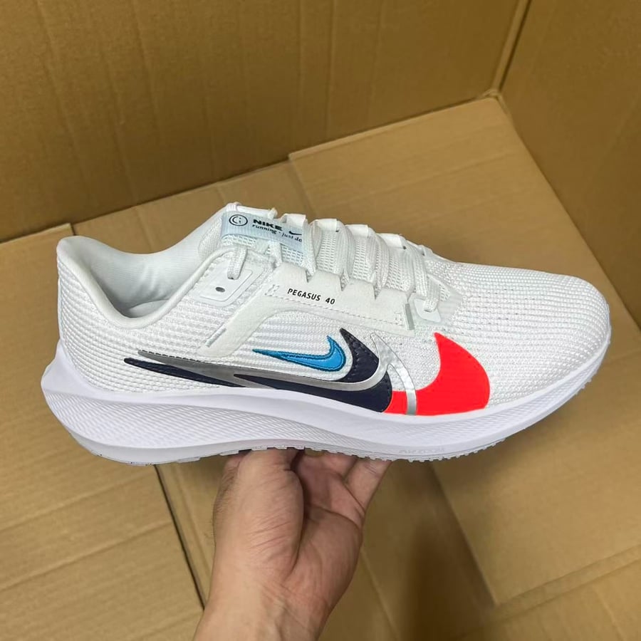 View 4 - White / Blue