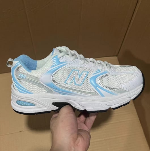 View 8 - White / Blue
