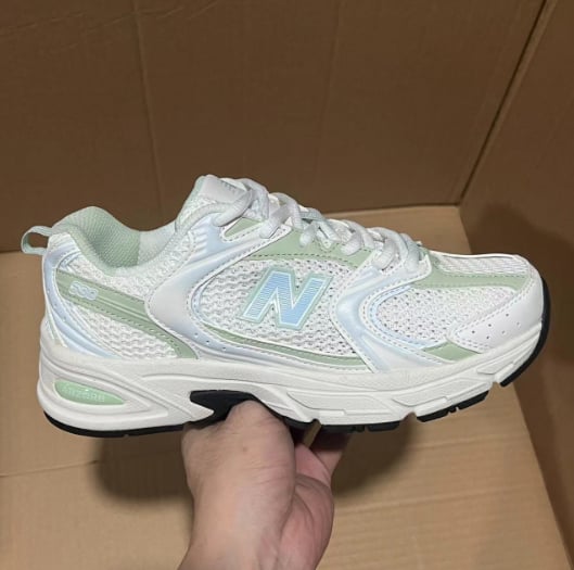 View 5 - White / Green
