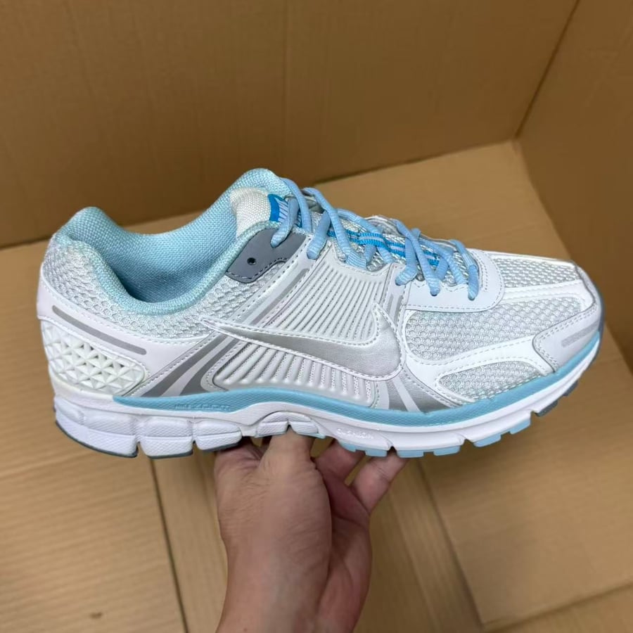 View 4 - Grey / Blue