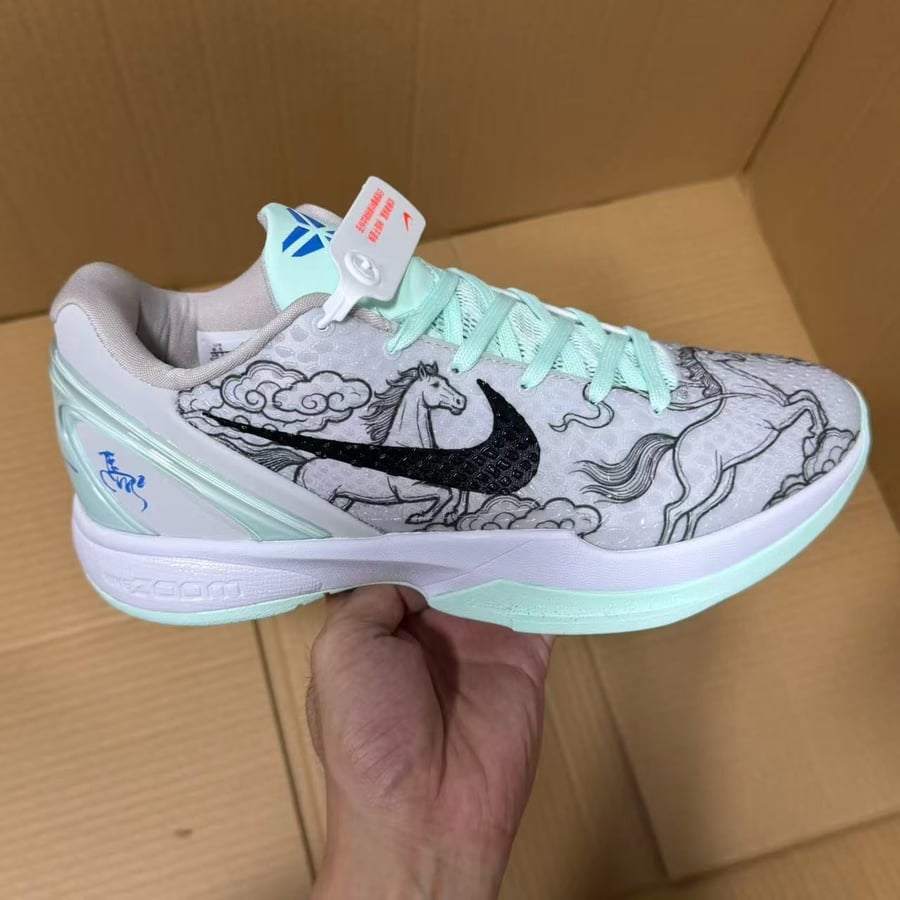 View 5 - White / Grey