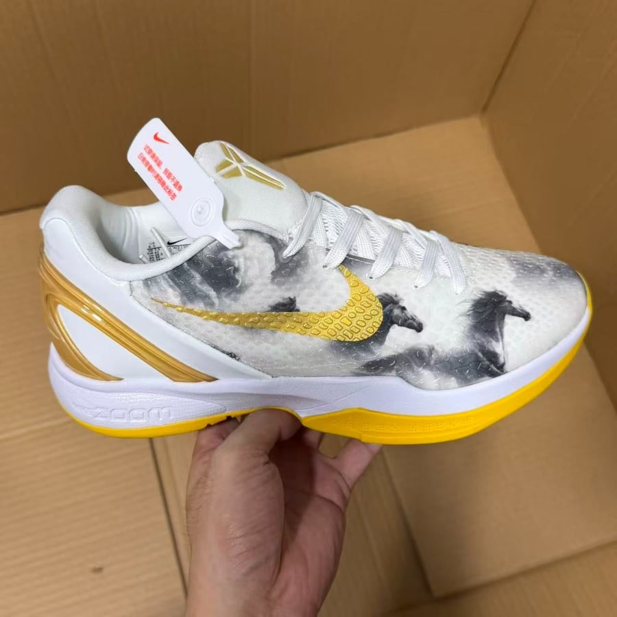 View 4 - Grey / Gold