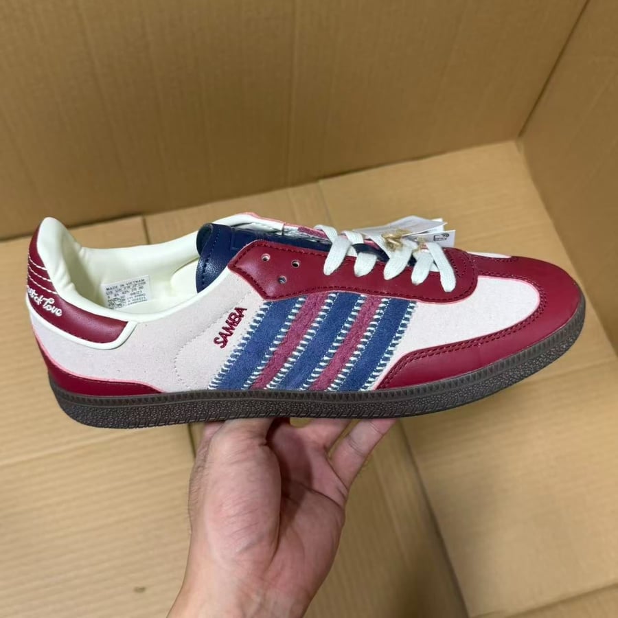 View 7 - Blue / Red