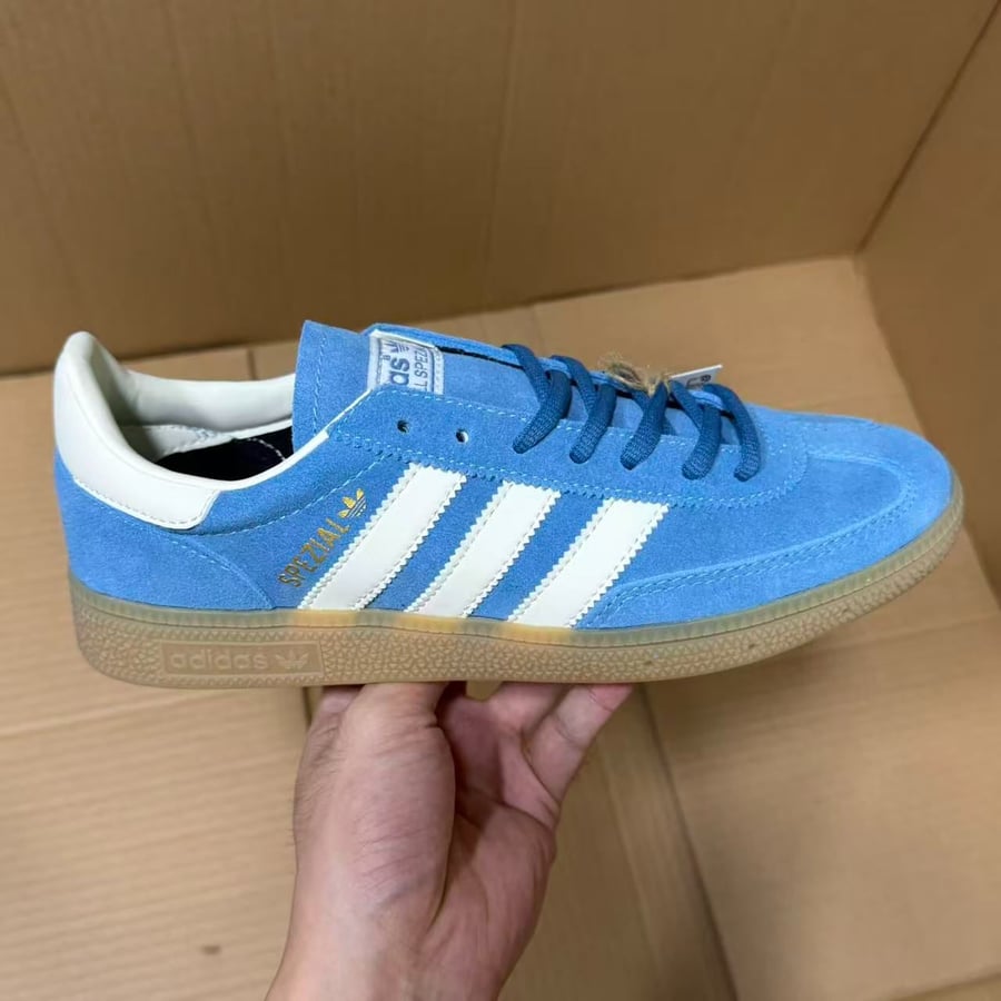 View 2 - White / Blue