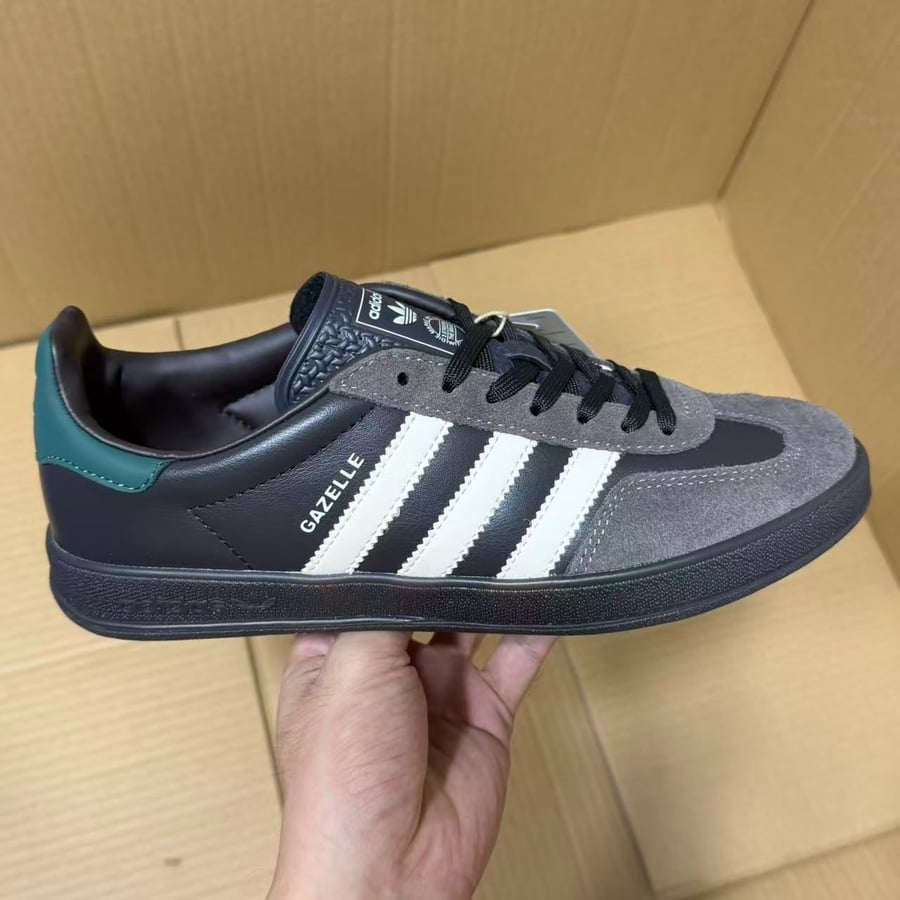 View 3 - Black / Brown