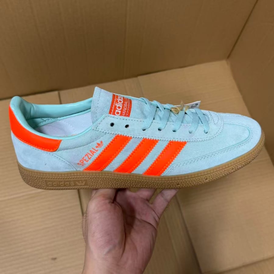 View 7 - Blue / Orange