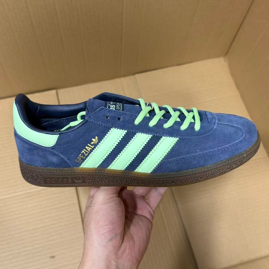 View 2 - Blue / Green