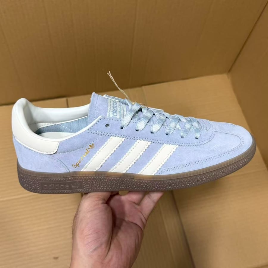 View 6 - White / Blue