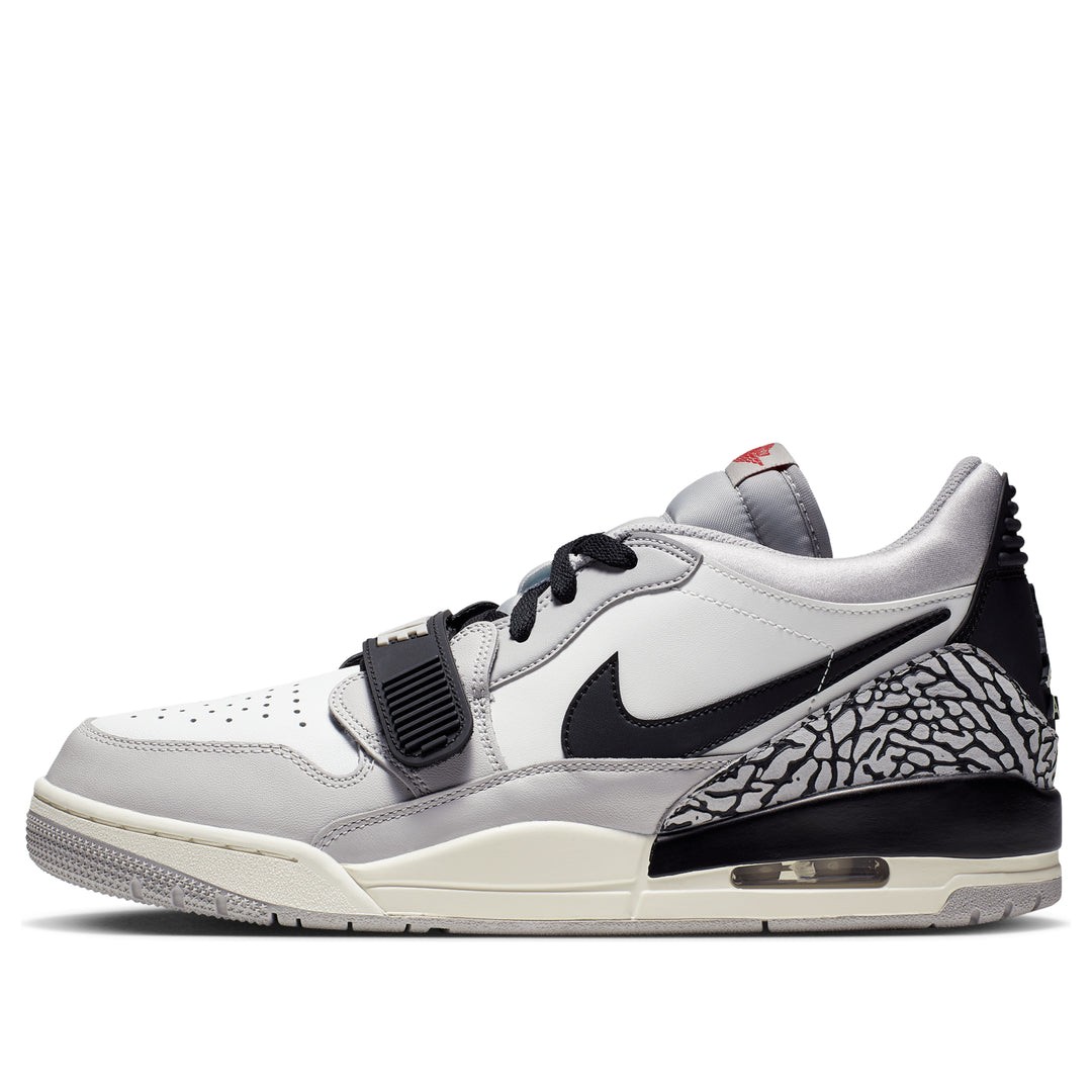 View 6 - White / Grey