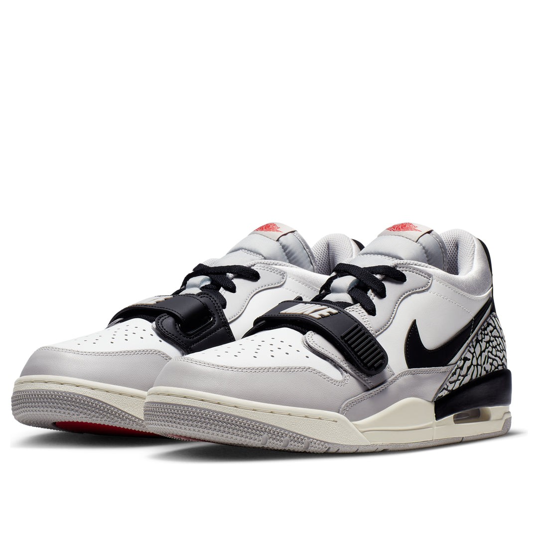 View 8 - White / Grey