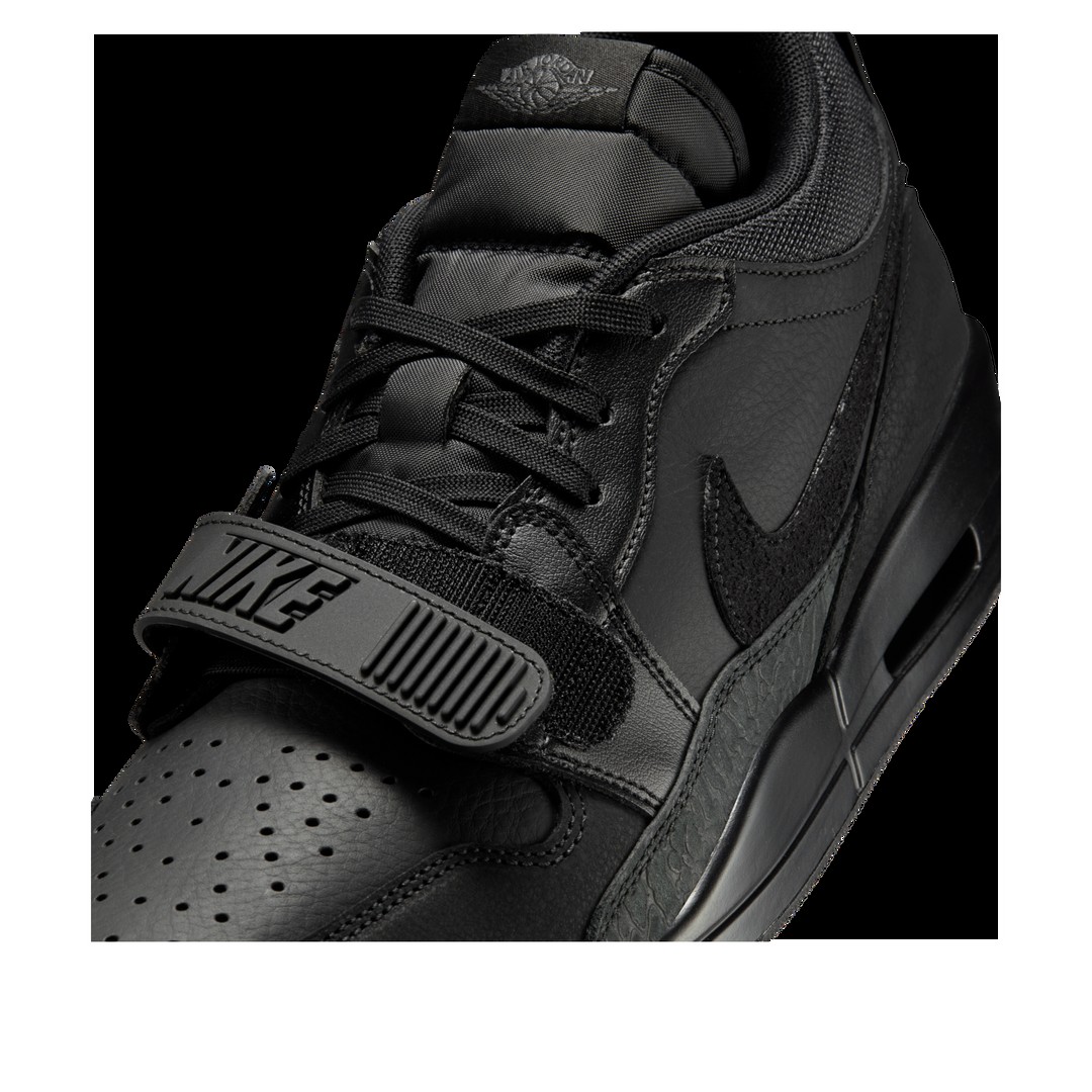 View 33 - Black