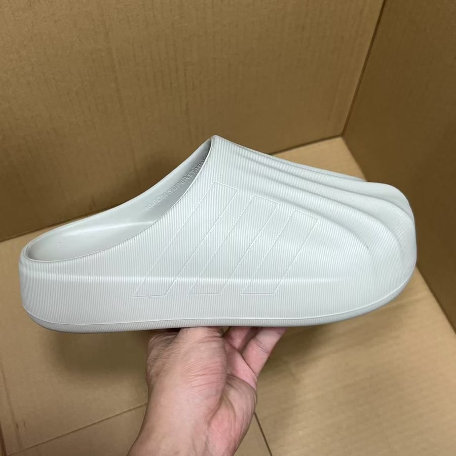 View 6 - White