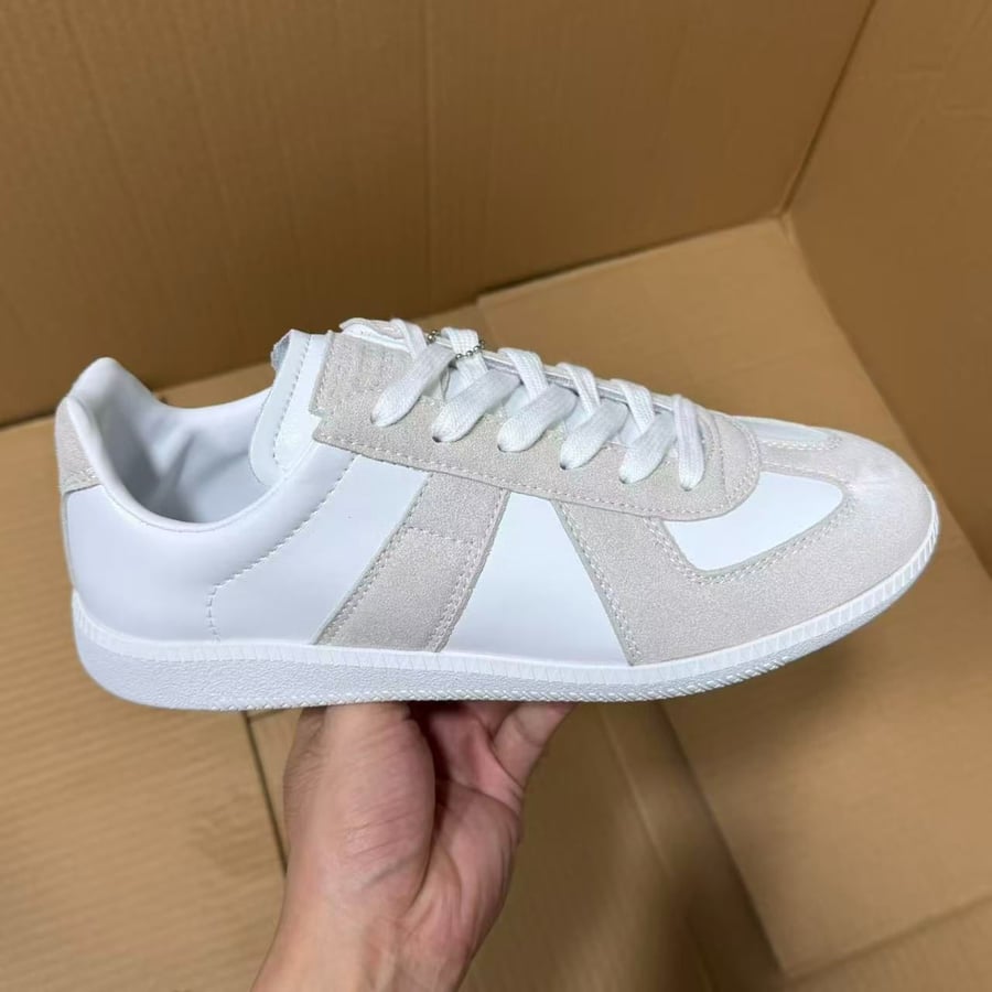 View 4 - White / Beige