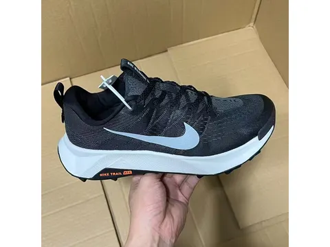 Running Shoes P 10 Series